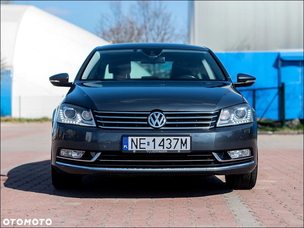 Volkswagen Passat - 2