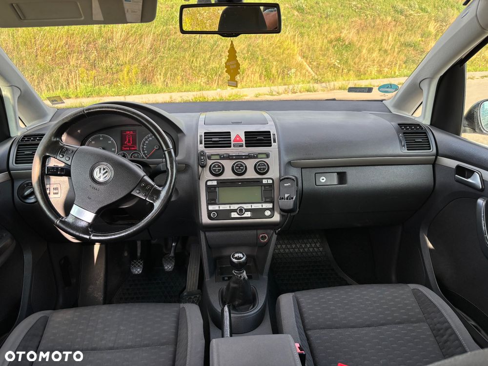 Volkswagen Touran - 9