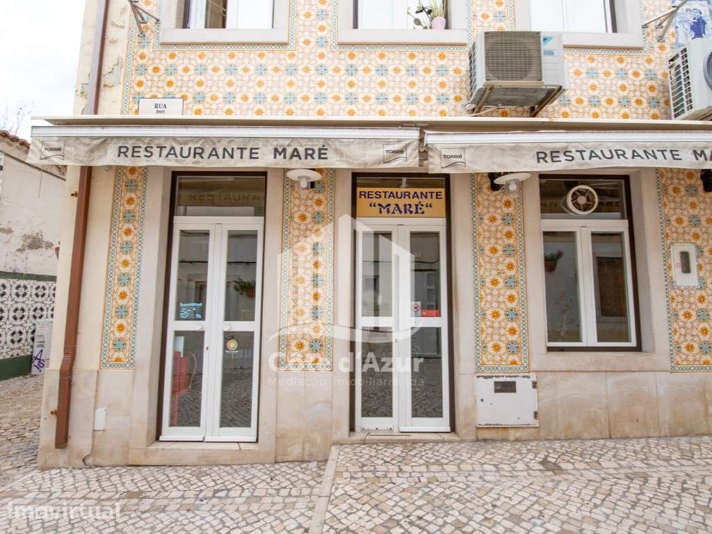 Espaço comercial com armazém no centro histórico de Sesimbra - Grande imagem: 2/19