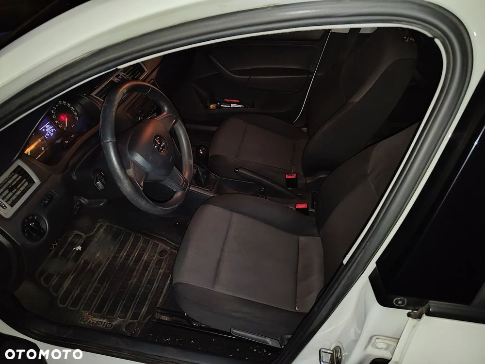 Skoda RAPID 1.2 TSI Active - 7
