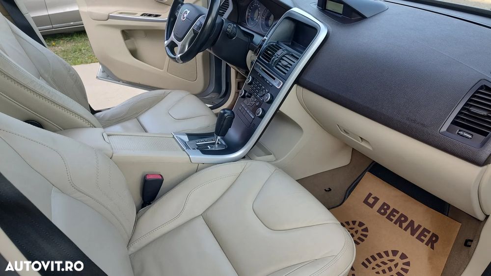 Volvo XC 60 D3 Aut. Momentum - 9