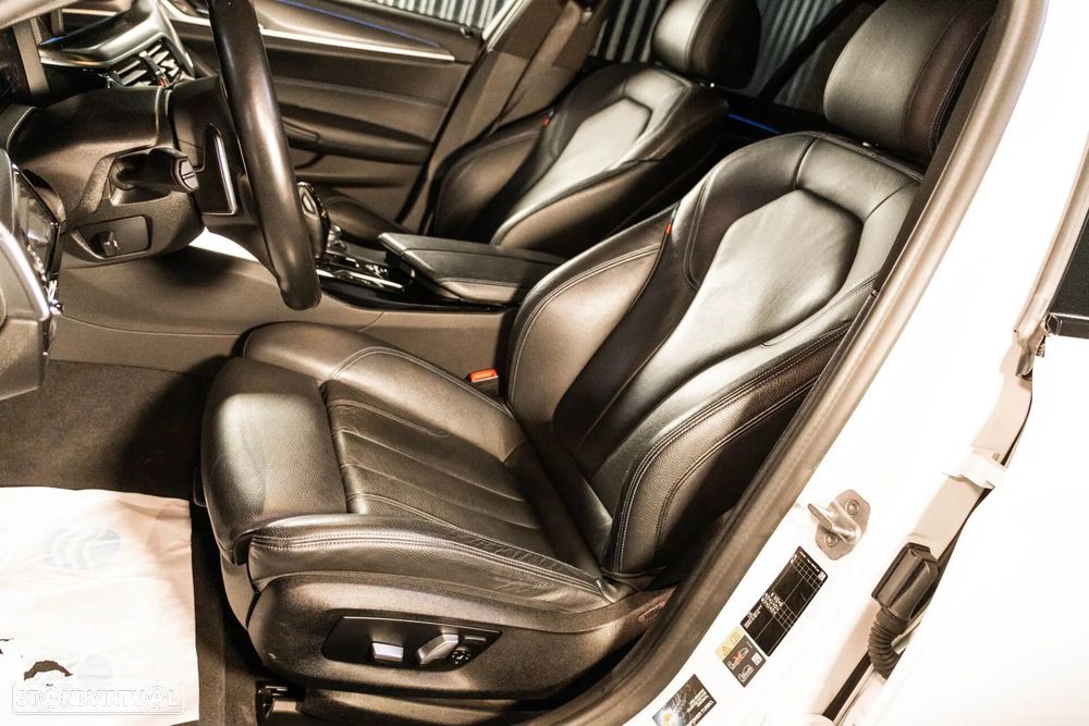 BMW 530 e Pack Desportivo M - 46