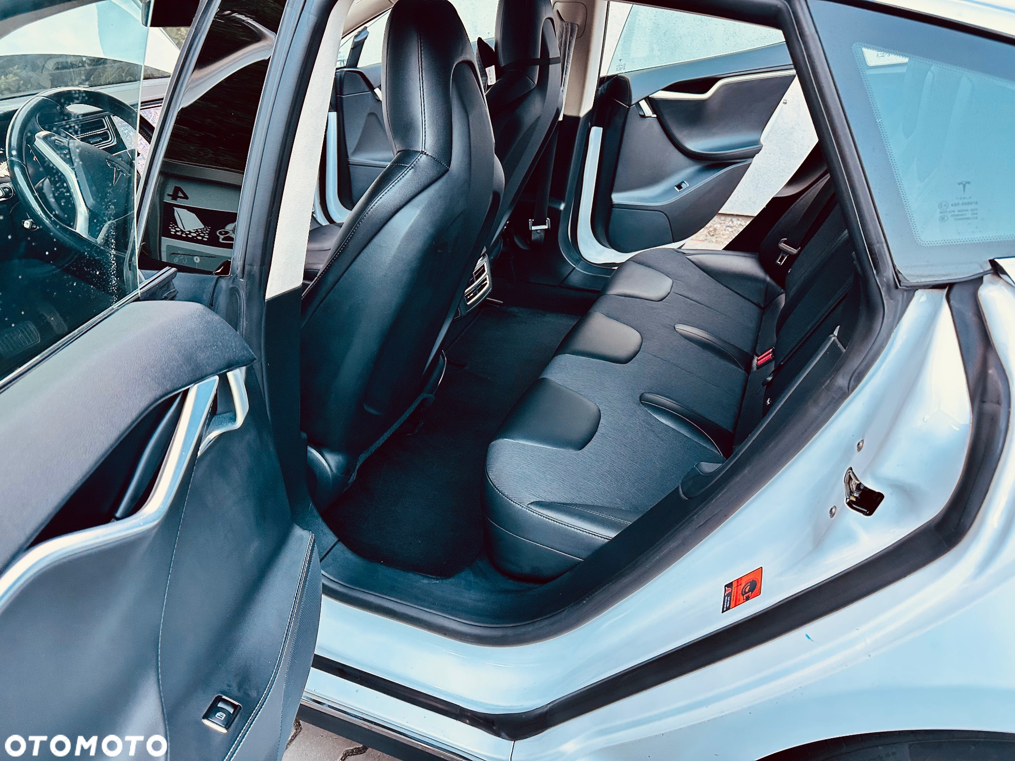 Tesla Model S Standard - 10