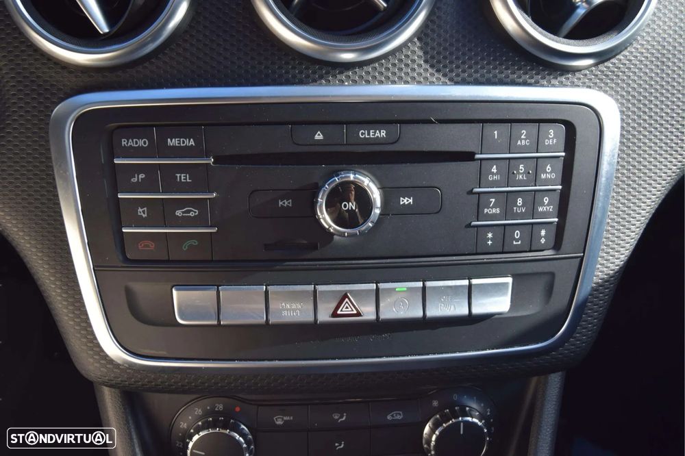 Mercedes-Benz A 180 d AMG Line - 20
