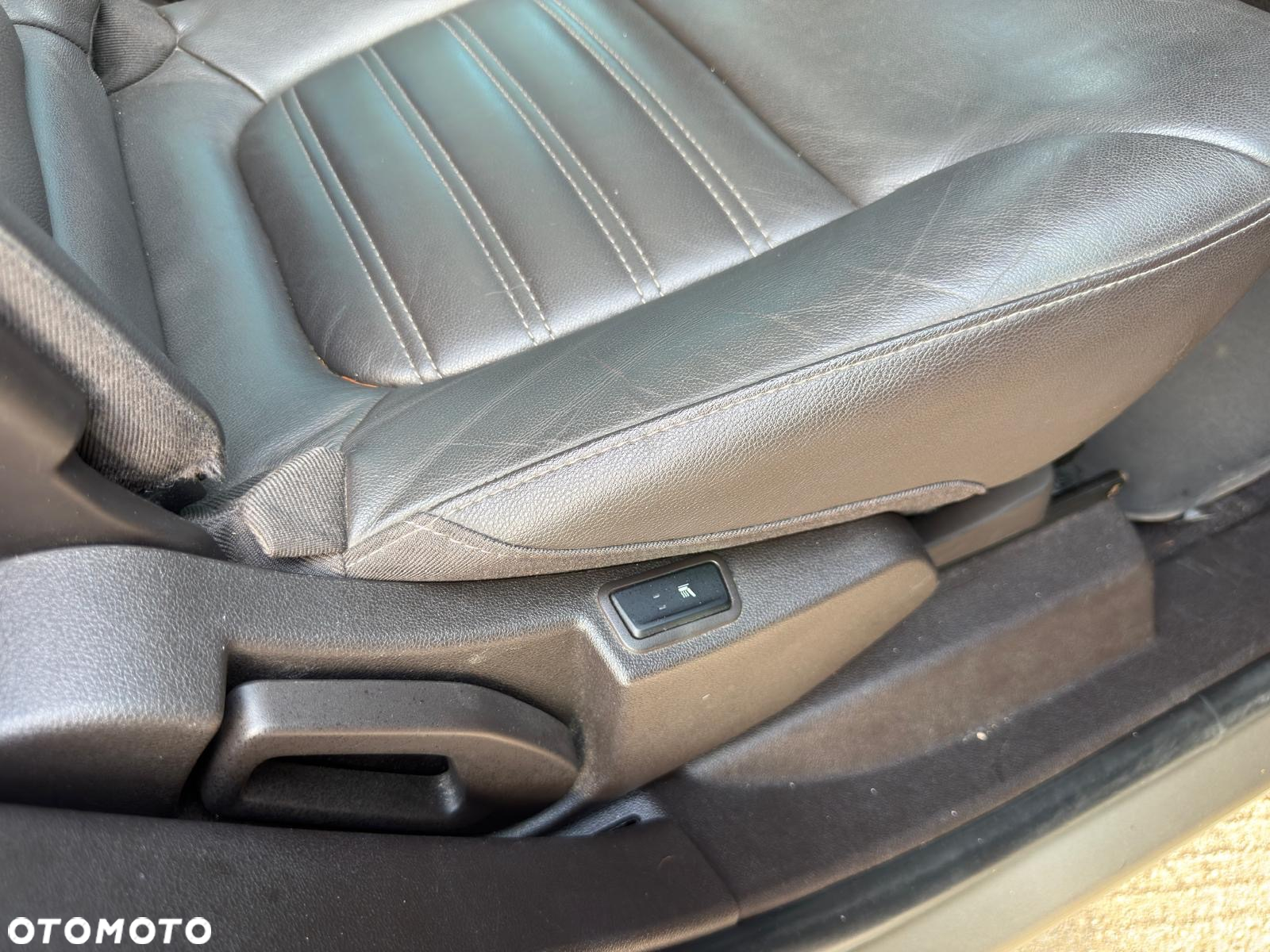 Renault Espace 1.6 dCi Energy Initiale Paris EDC 7os - 26