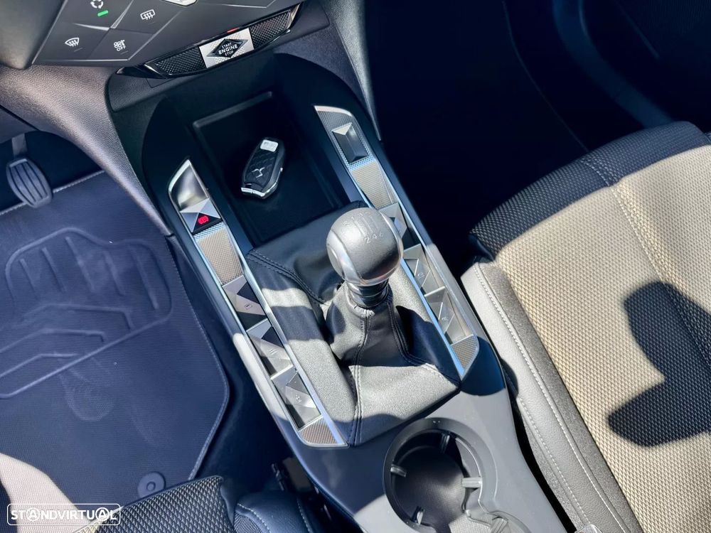 DS DS3 Crossback PureTech 100 MONTMARTRE - 18