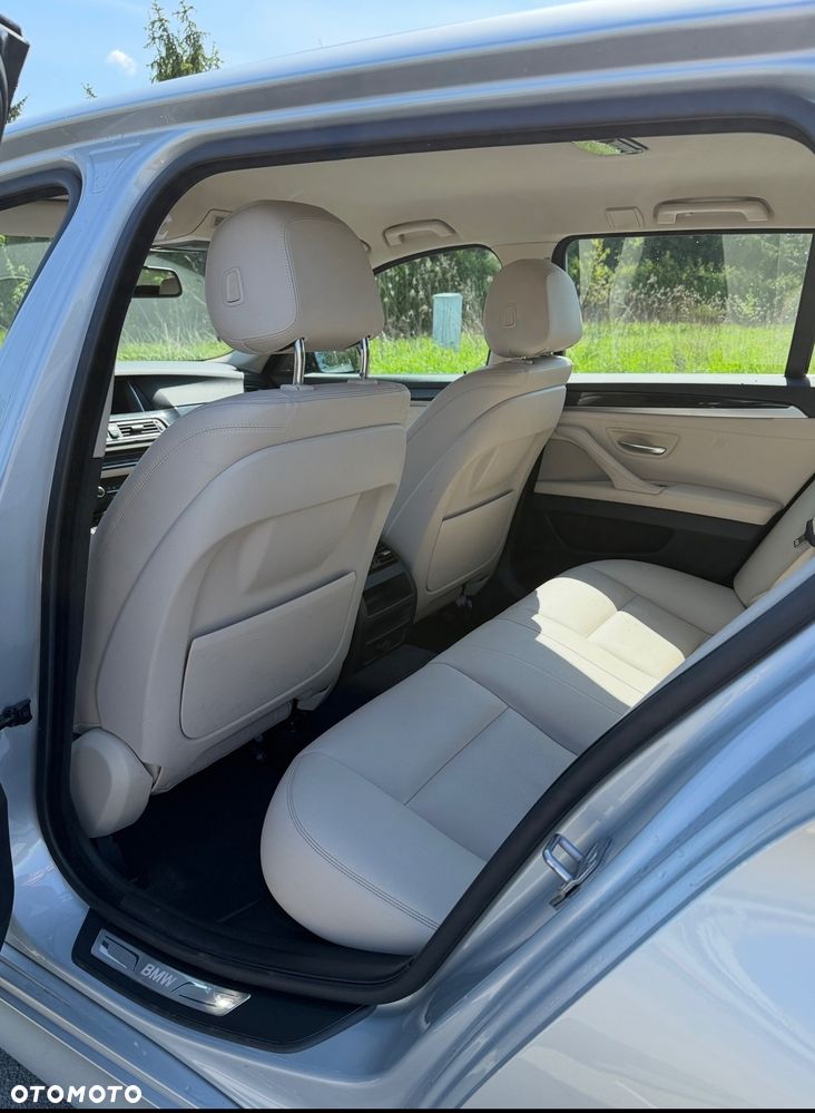 BMW Seria 5 528i xDrive Sport-Aut Luxury Line - 16