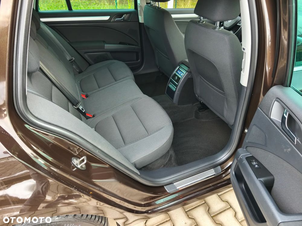Skoda Superb 1.6 TDI GreenLine - 18