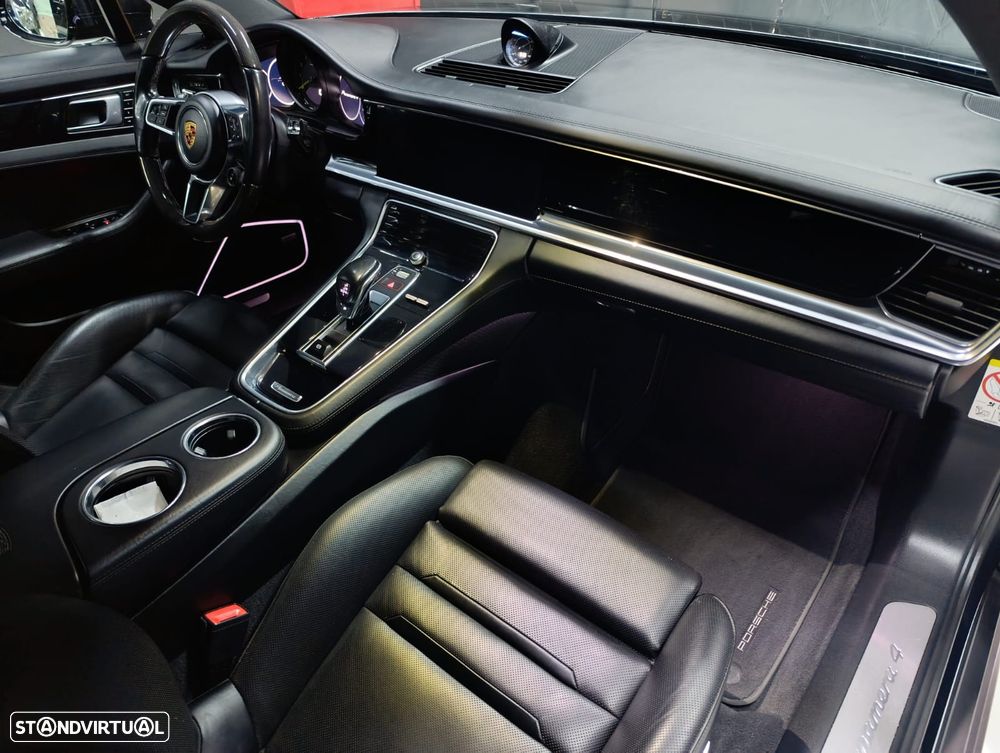 Porsche Panamera Sport Turismo - 12
