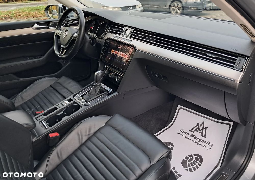 Volkswagen Passat Variant 2.0 TDI SCR DSG Highline - 27
