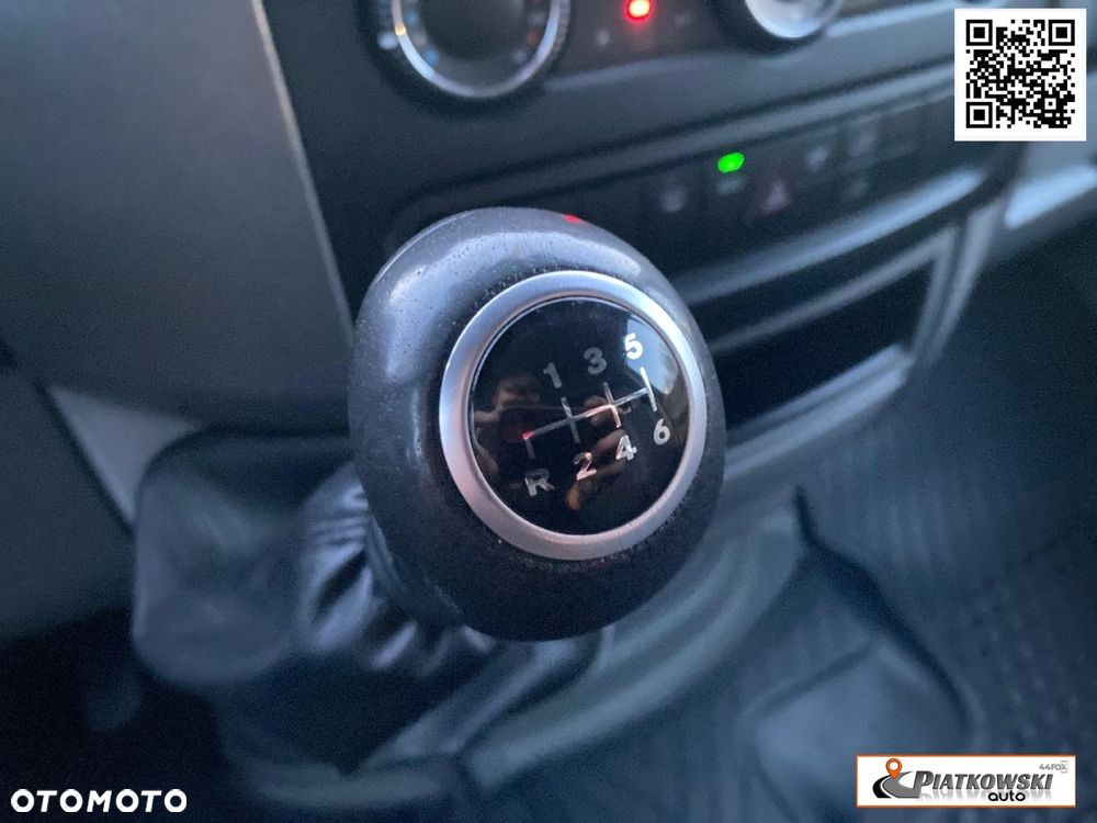 Mercedes-Benz Sprinter - 15