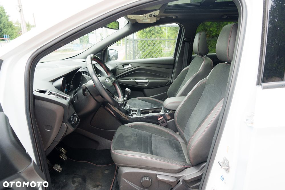 Ford Kuga 1.5 EcoBoost 2x4 ST-Line - 9