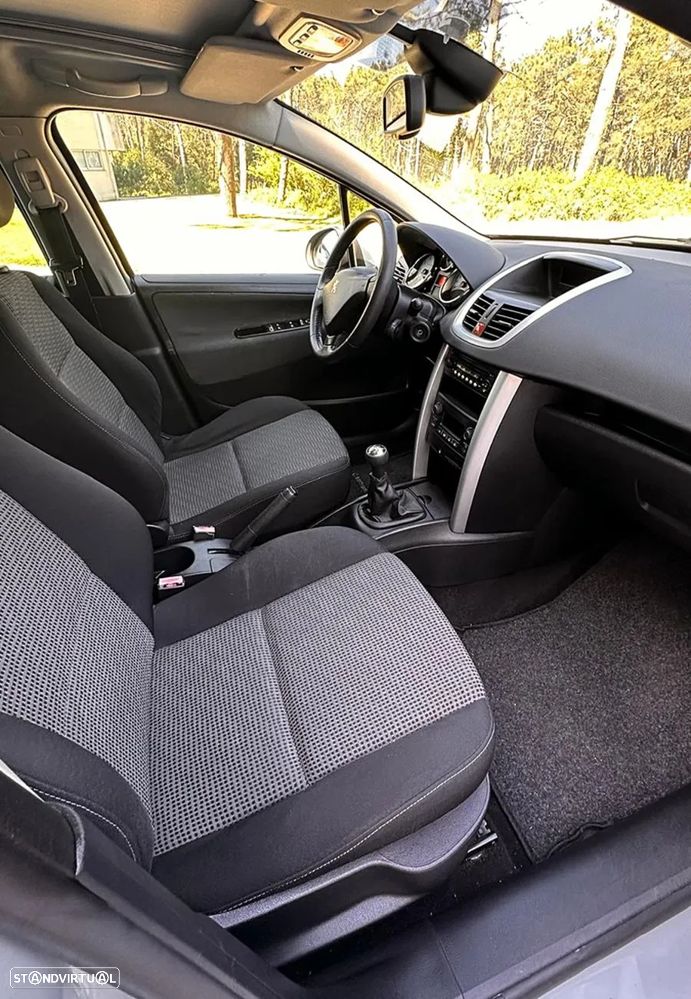 Peugeot 207 SW 1.4 Premium - 11