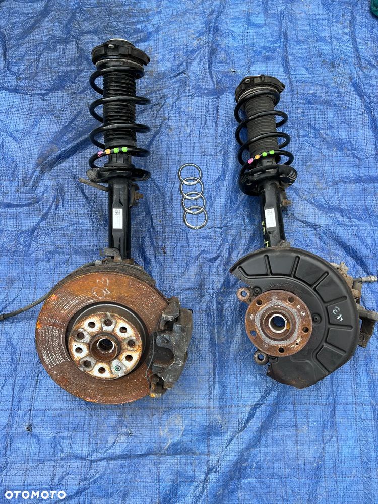 MCPHERSON ZWROTNICA PRAWA LEWA audi q3 U8 LIFT 5N0413031 AT - 1