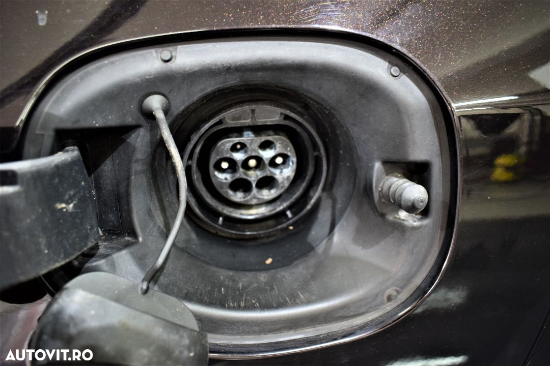 Volvo V60 D6 Plug-In-Hybrid AWD Geartronic Summum - 14