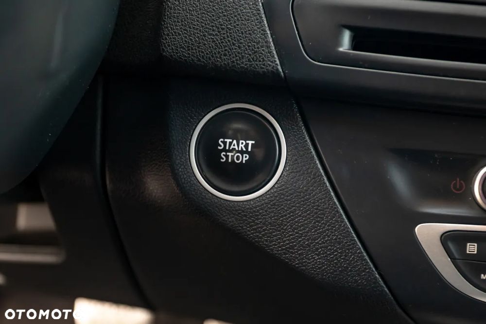 Renault Laguna dCi 175 FAP Initiale - 30