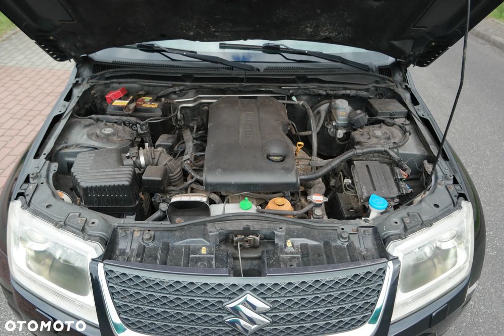 Suzuki Grand Vitara 2.4 De Luxe - 34