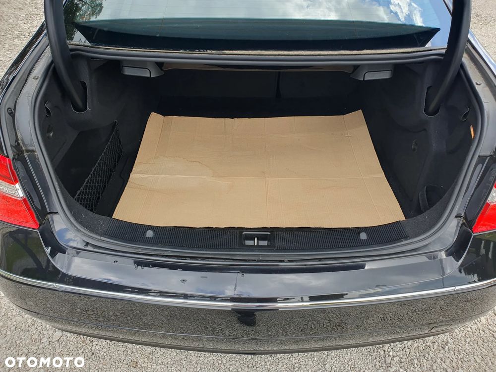 Mercedes-Benz Klasa E 350 CGI BlueEFFICIENCY 7G-TRONIC Avantgarde - 30