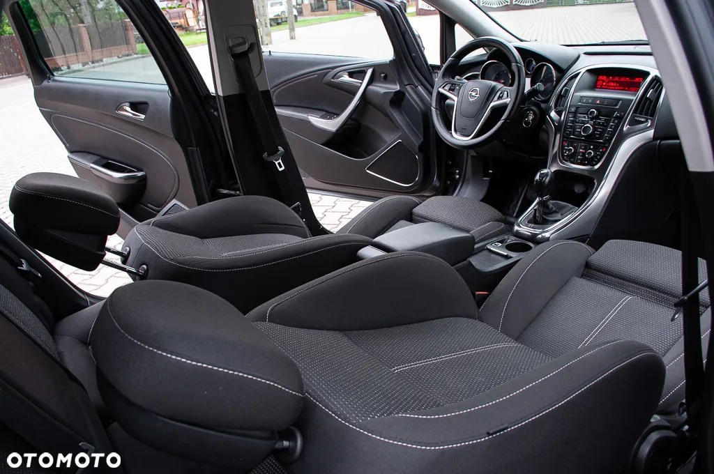 Opel Astra 1.6 Cosmo - 27