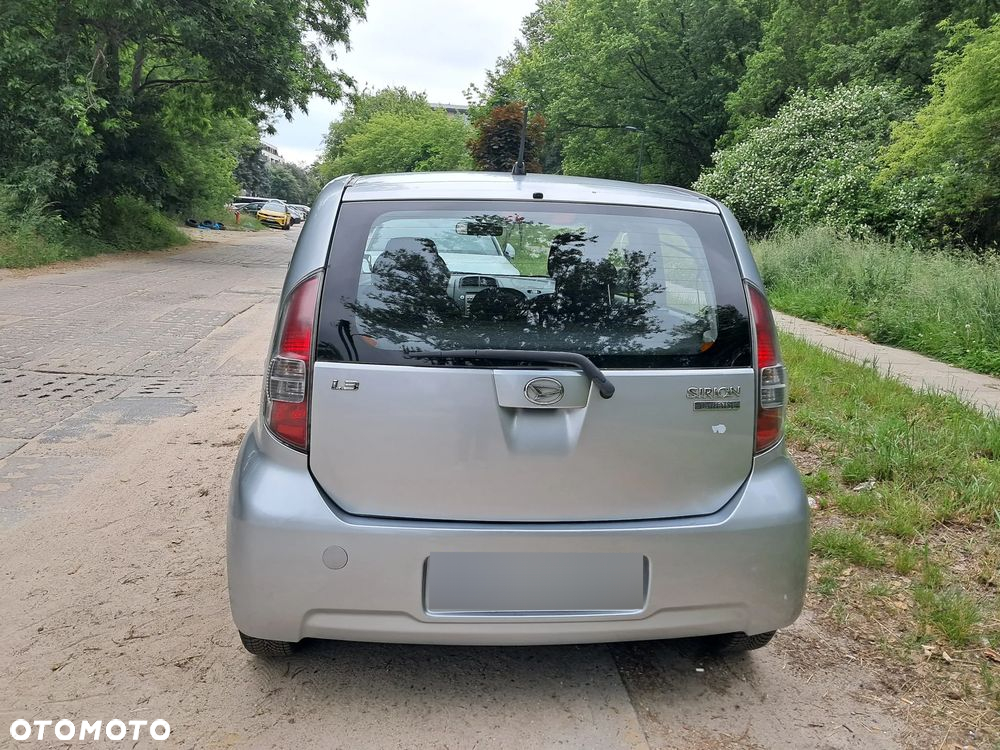 Daihatsu Sirion 1.3 - 4