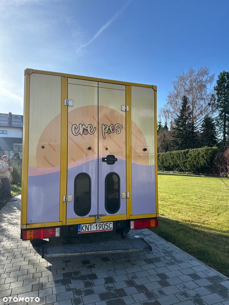 Mercedes Benz 308D - 11