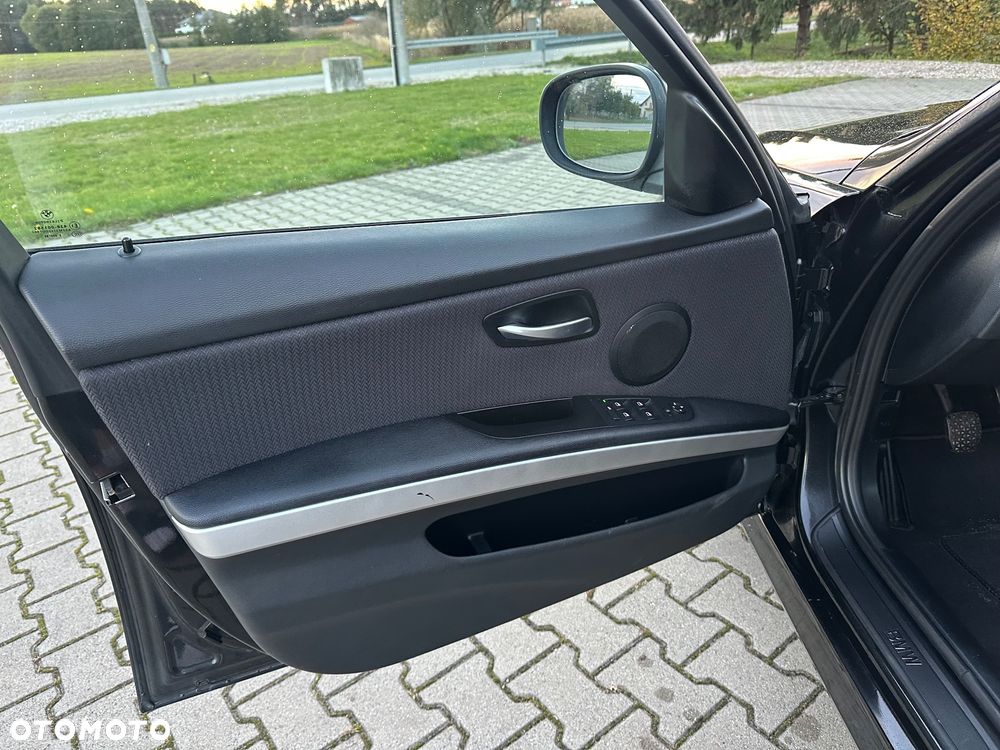 BMW Seria 3 320i Edition Exclusive - 15