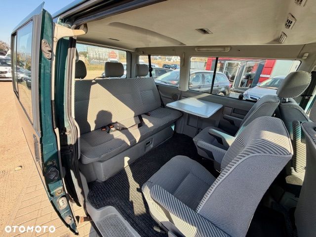 Volkswagen Multivan - 8