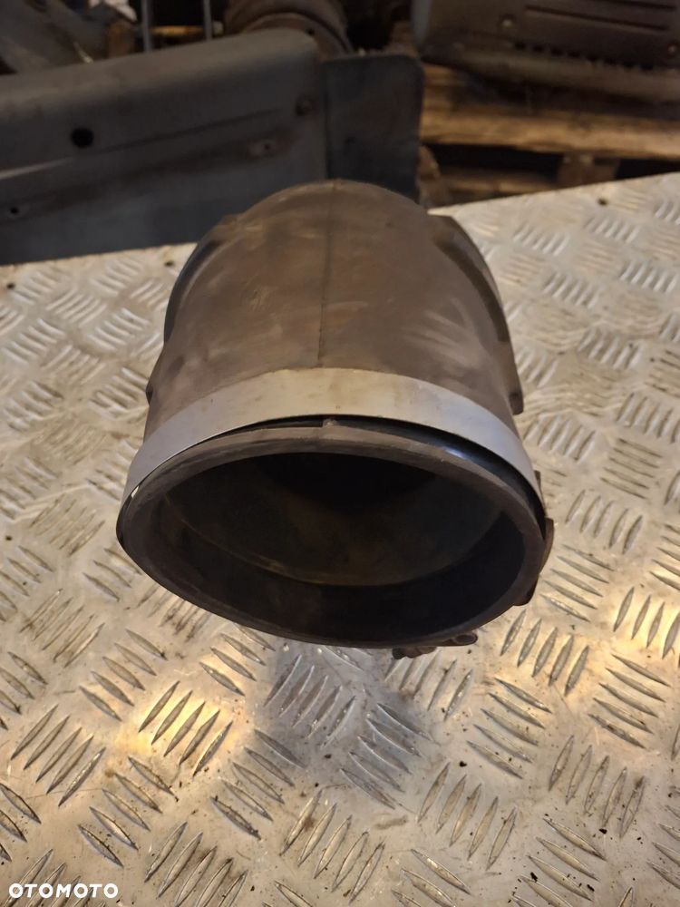 RURA POWIETRZA KOLANO ŁĄCZNIK APUC075 17,5 8 SZPILEK DAF LF 220 EURO 6 - 2