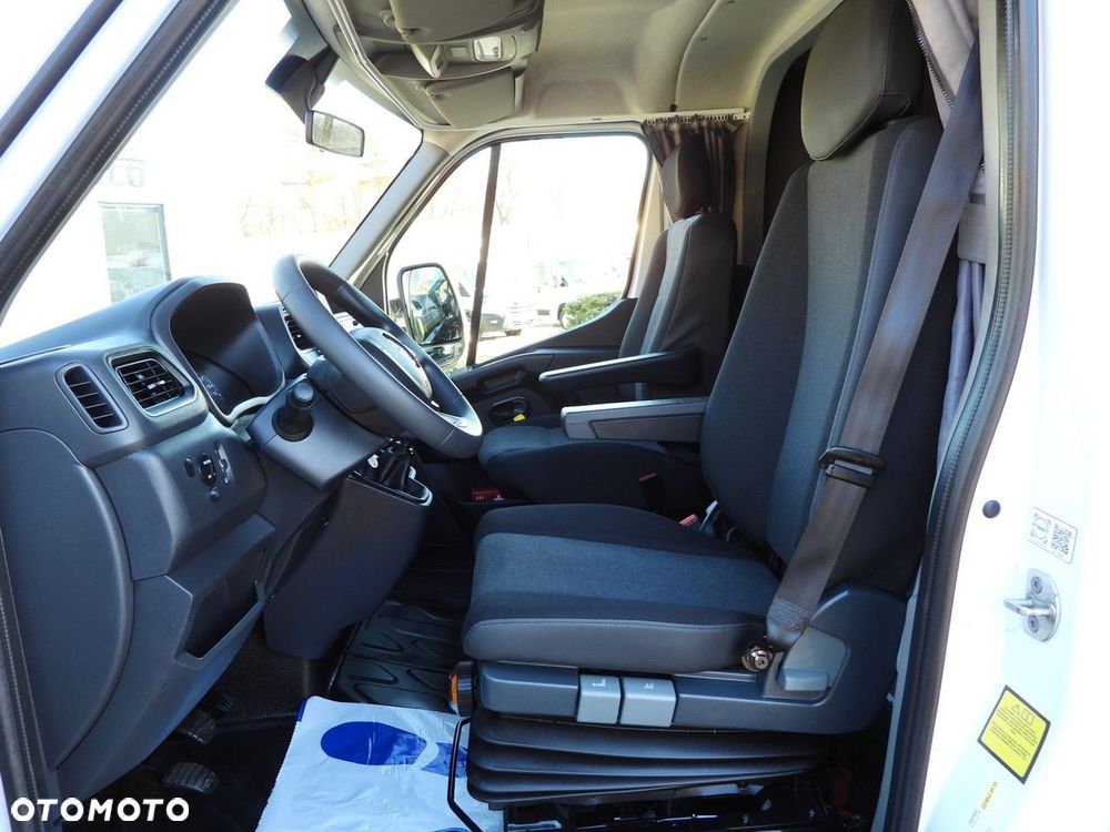 Renault MASTER PLANDEKA 8 PALET WEBASTO TEMPOMAT LEDY KLIMATYZACJA  165KM - 27