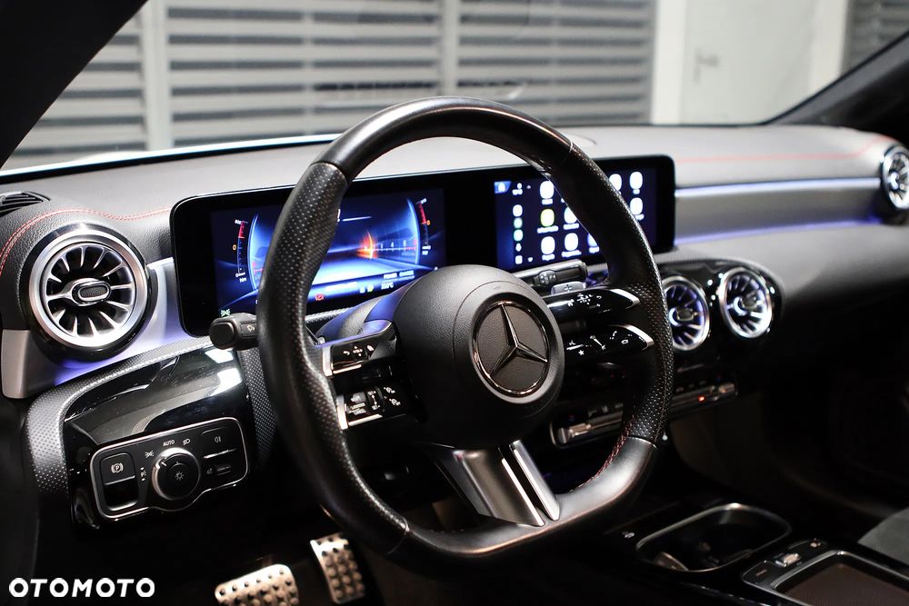 Mercedes-Benz CLA 250 AMG Line 7G-DCT - 20