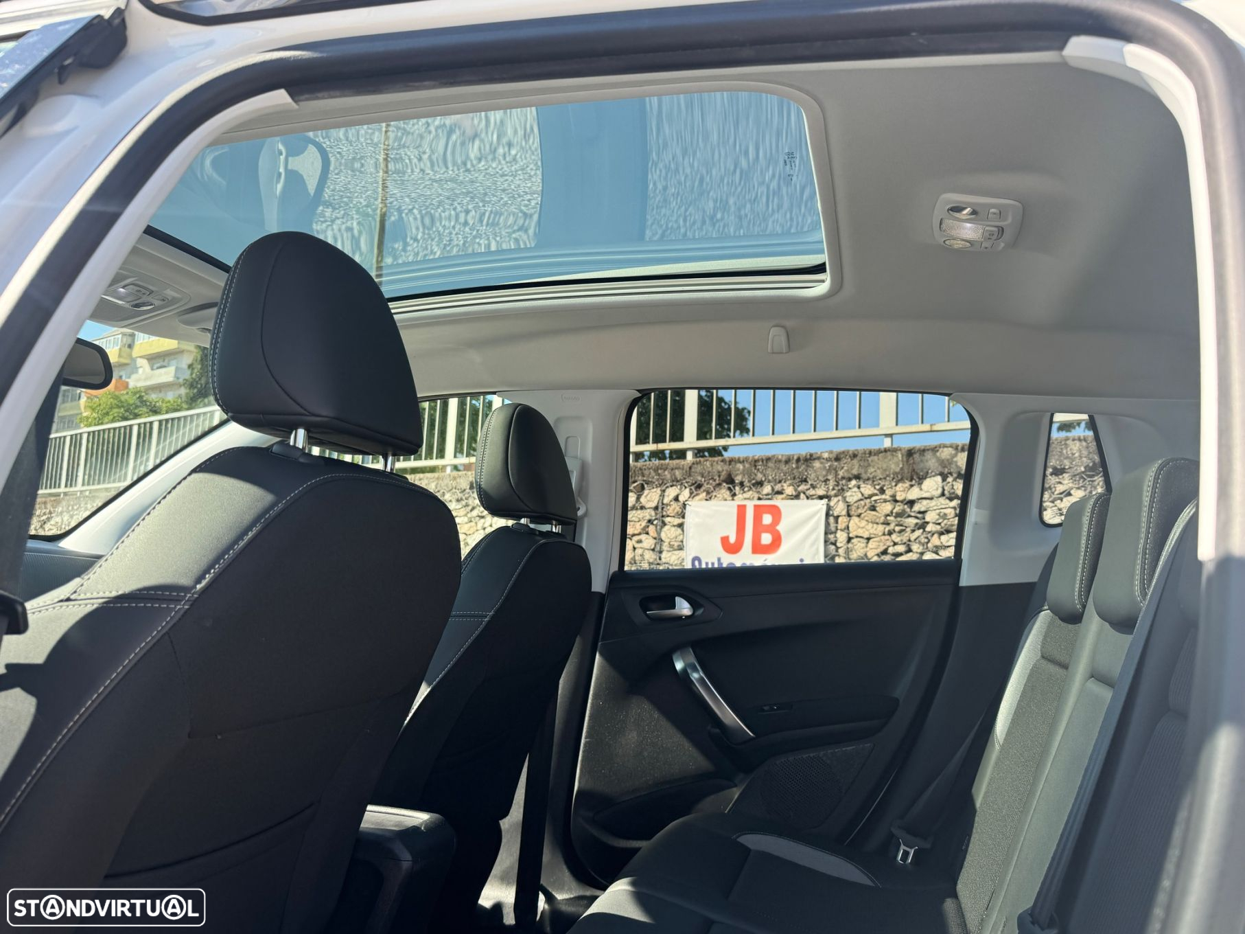 Peugeot 2008 1.2 PureTech Allure EAT6 - 14