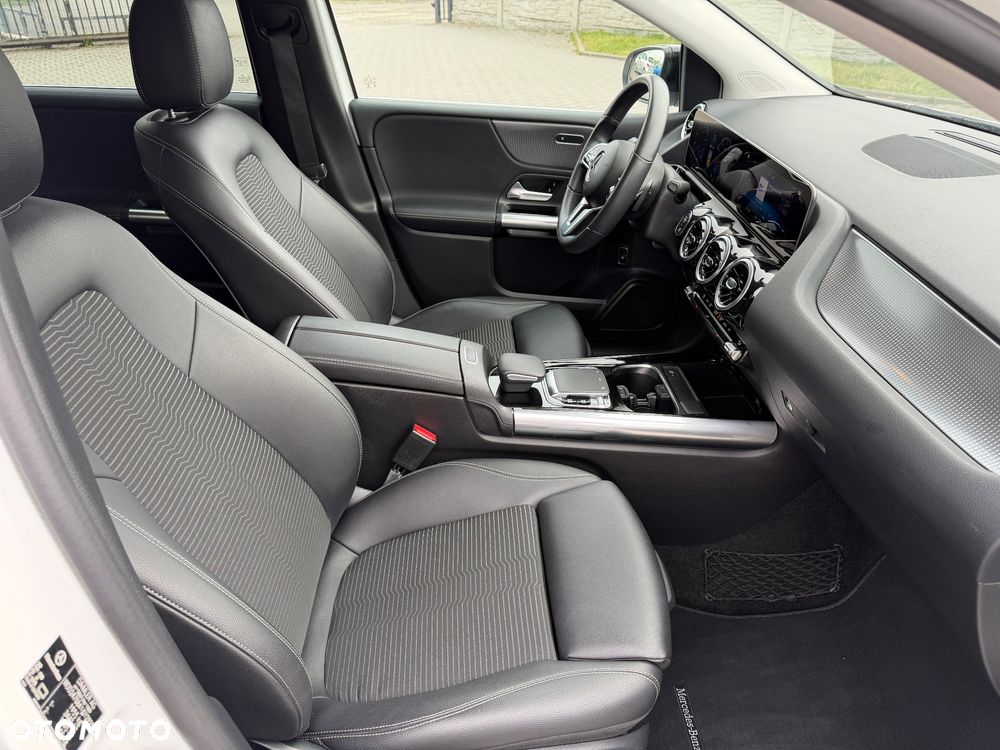 Mercedes-Benz Klasa B 180 7G-DCT Style - 11