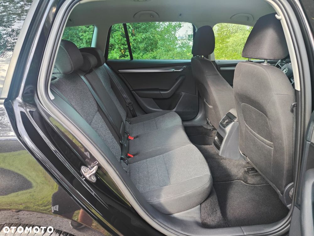 Skoda Octavia 2.0 TDI DSG Soleil - 23