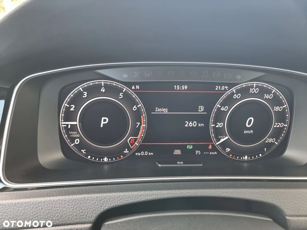 Volkswagen Golf - 32