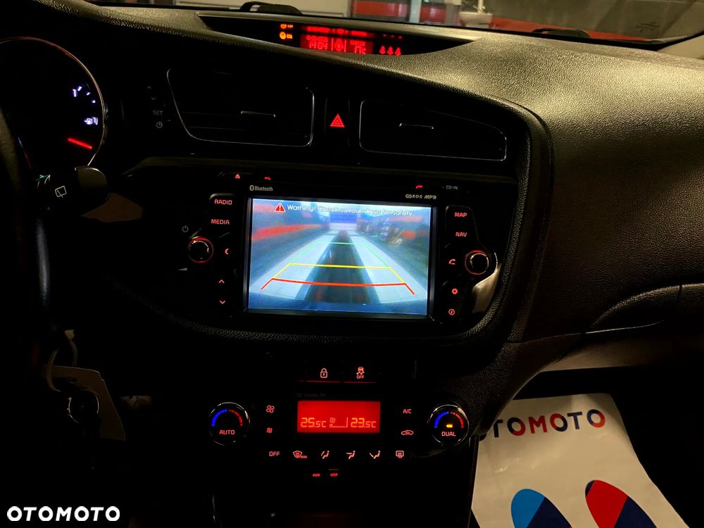 Kia Ceed 1.6 GDI XL DCT - 19