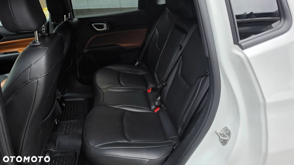 Jeep Compass - 17