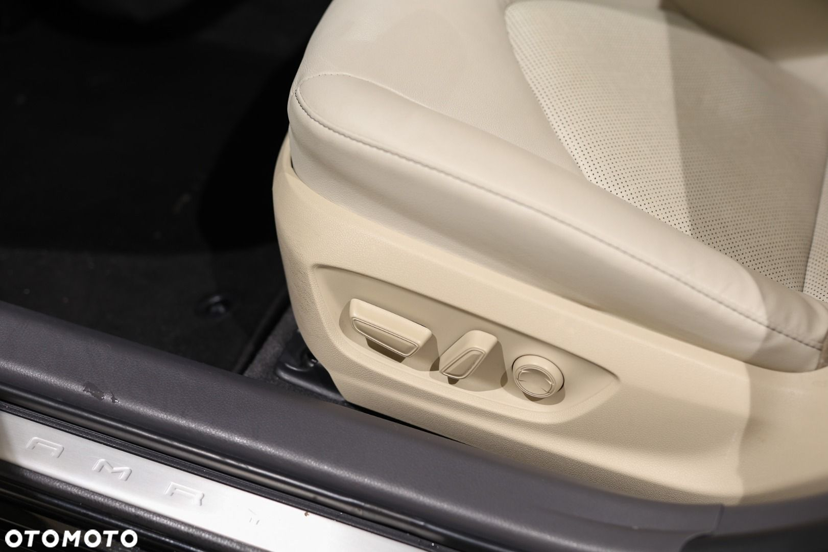 Toyota Camry - 29