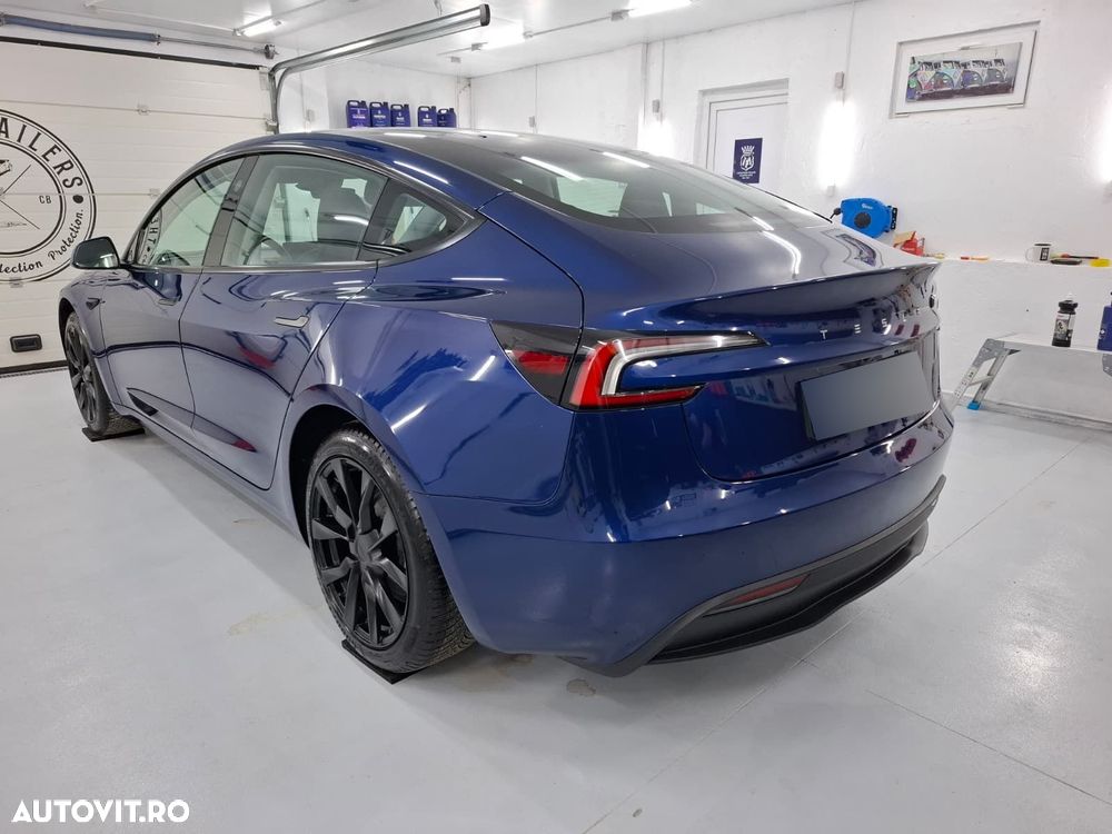 Tesla Model 3 - 5