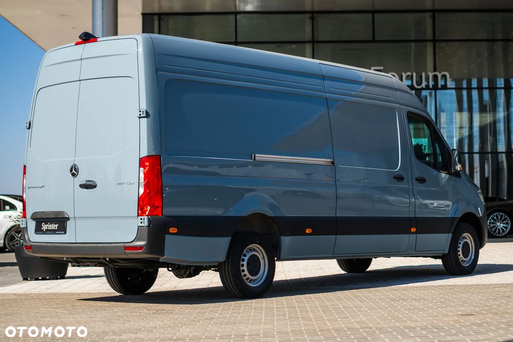 Mercedes-Benz Sprinter - 5