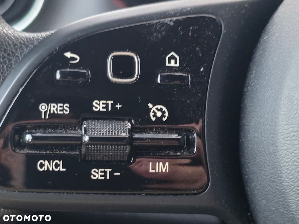 Mercedes-Benz Sprinter - 9