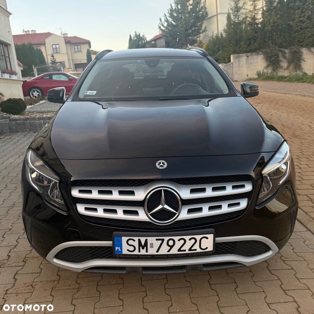 Mercedes-Benz GLA 180 - 2