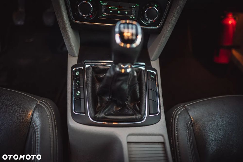 Skoda Superb 1.6 TDI Exclusive - 18