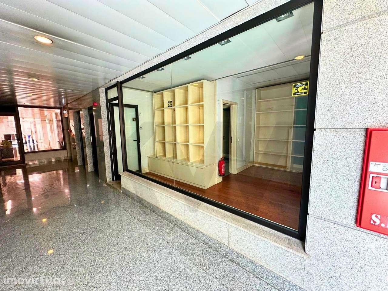 Arrendamento De Loja Comercial No Centro Do Funchal - Grande imagem: 2/8