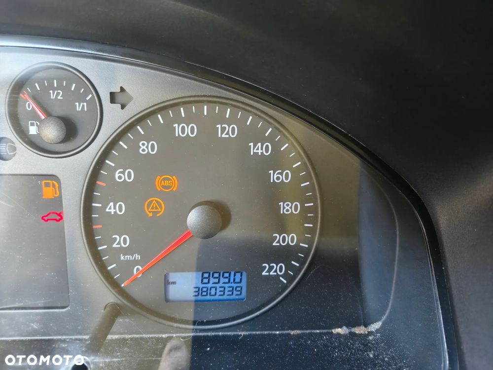 Volkswagen Caravelle L1 - 32
