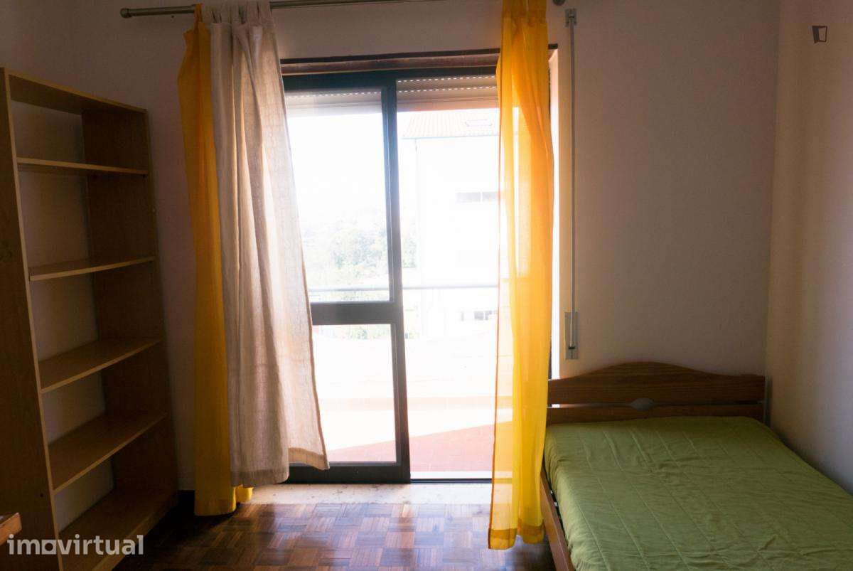 Quarto - localizado em Olivais Coimbra - Grande imagem: 2/41