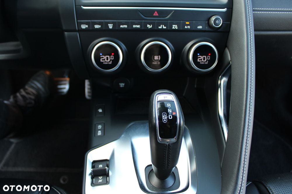 Jaguar E-Pace D240 AWD R-Dynamic SE - 30