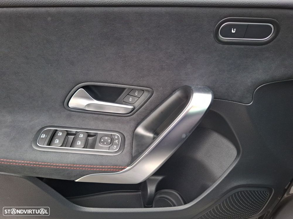 Mercedes-Benz a-180 d - 19