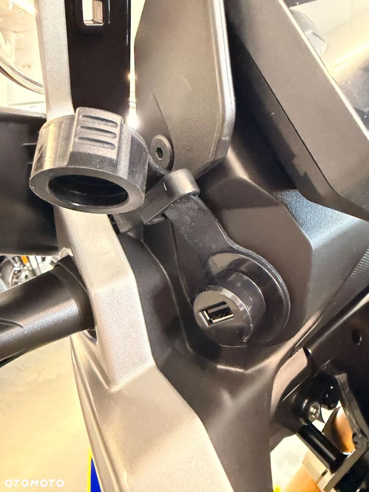 Suzuki V-STROM - 11