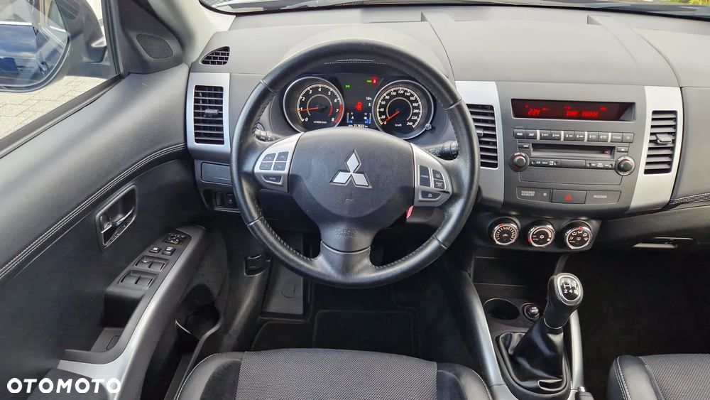 Mitsubishi Outlander 2.0 Intense 2WD - 10