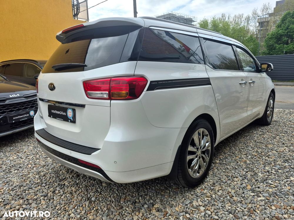 Kia Carnival - 3